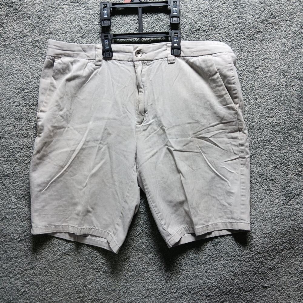 Calvin Klein Men’s Shorts Size 36 Gray Chino Style Classic Modern Look